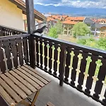Balcony And Mountain View 7 Min Walk To Gondola Lägenhet