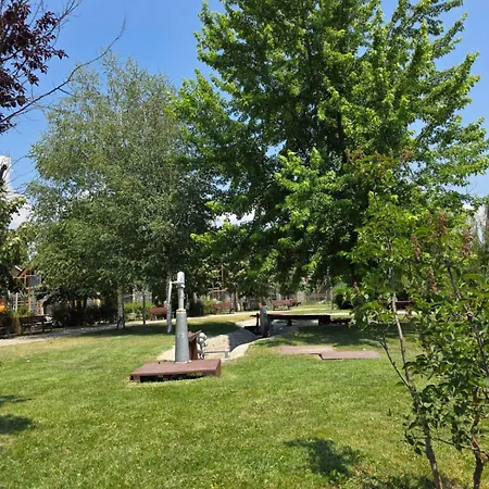 Balcony And Mountain View 7 Min Walk To Gondola
