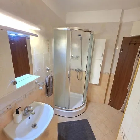 Balcony And Mountain View 7 Min Walk To Gondola *